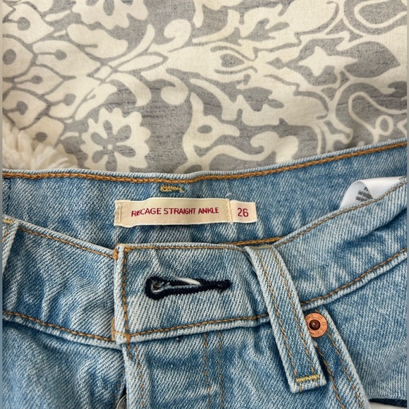 Levi’s X Revolve Ribcage Straight Ankle Jean in Jazz Time - Picture 3 of 5
